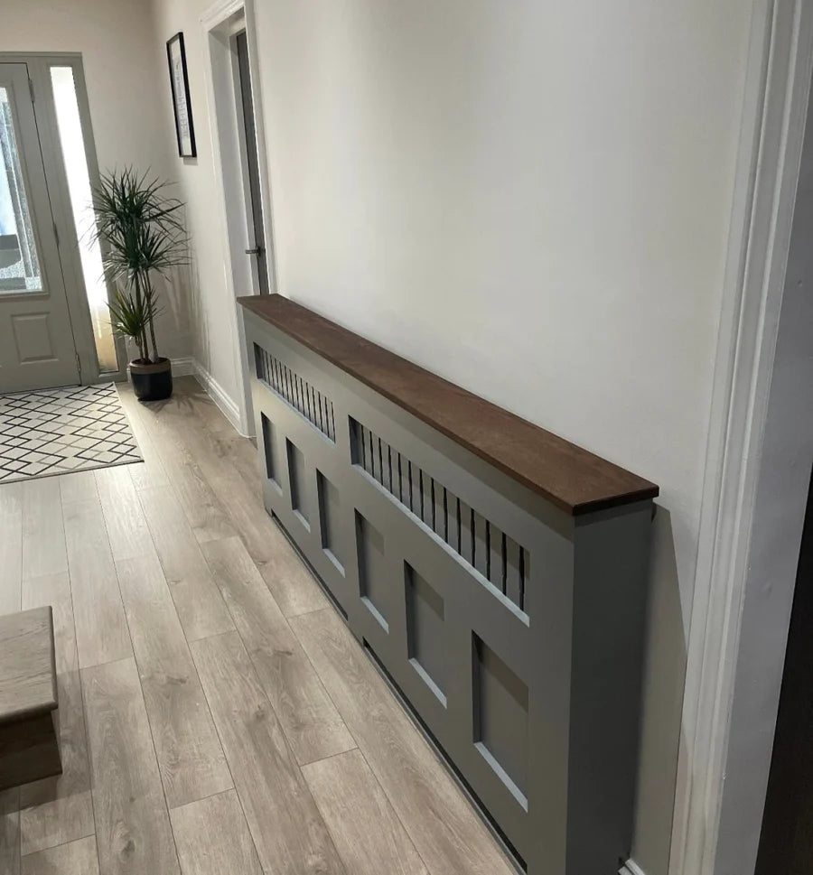 Rustic Oak Radiator Cover with Decorative Panel Design – Elegant Wooden Radiator Cabinet